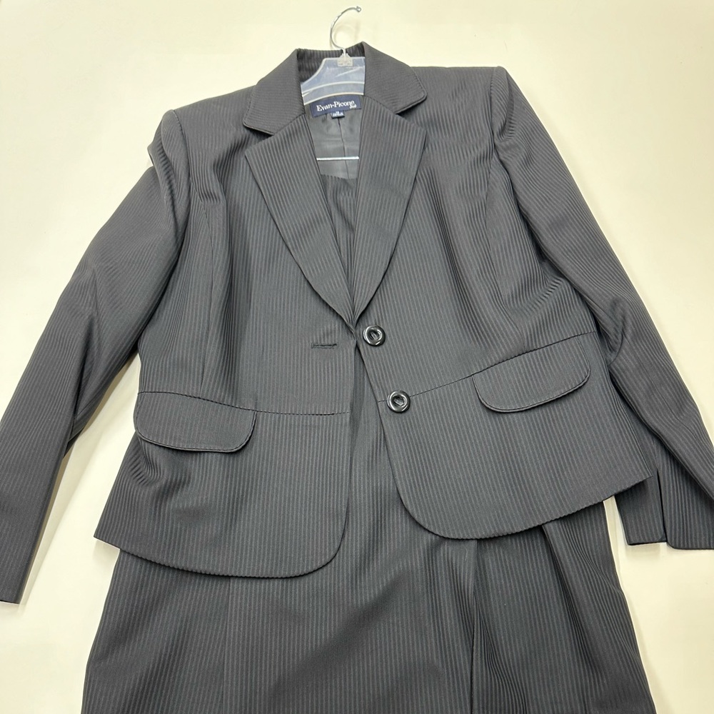 NAT Evan Picone suit black size 12 2 piece